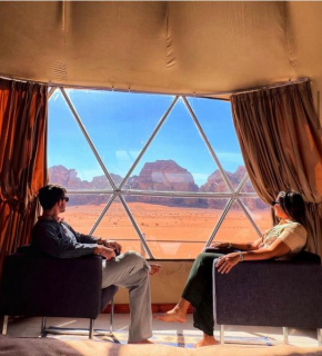 Rum EVA luxury camp